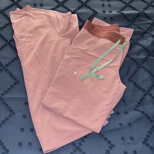 On hold until 9/8 FIGS!!!! ** Mineral Mauve** M Casma top - Small Kade bottoms